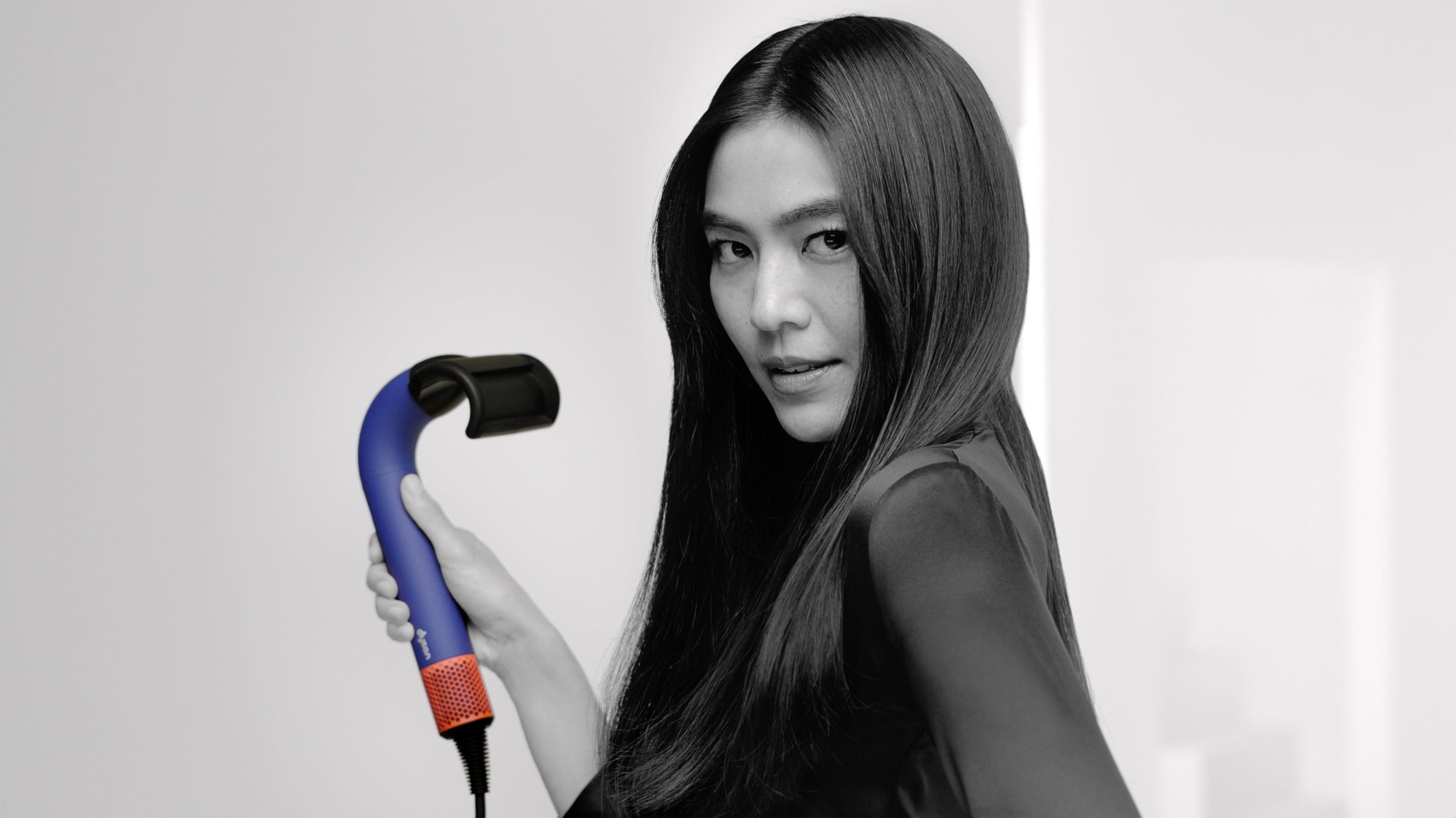 dyson supersonic r plaukų džiovintuvas + DOVANA