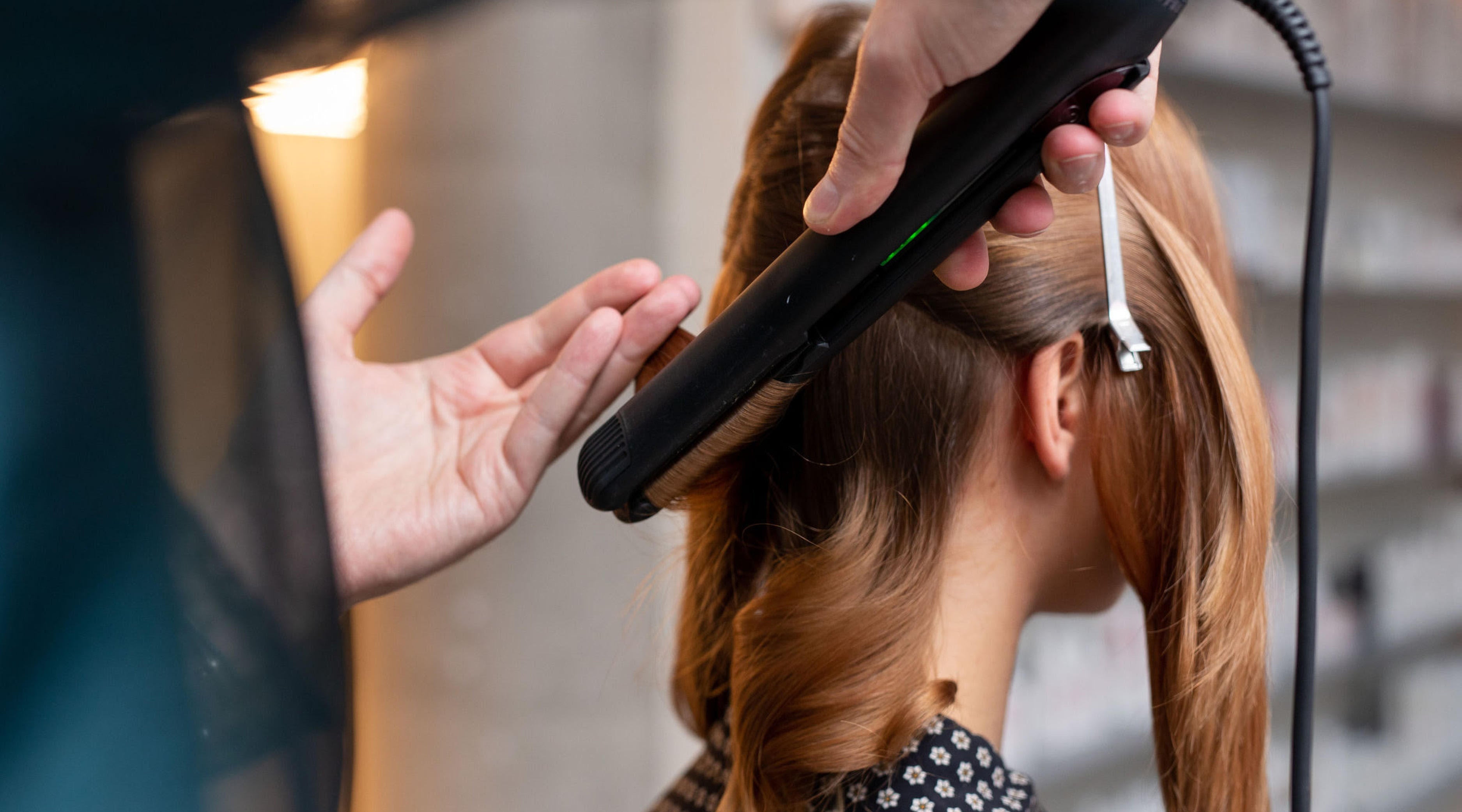 Ką svarbu žinoti apie plaukų tiesinimą?