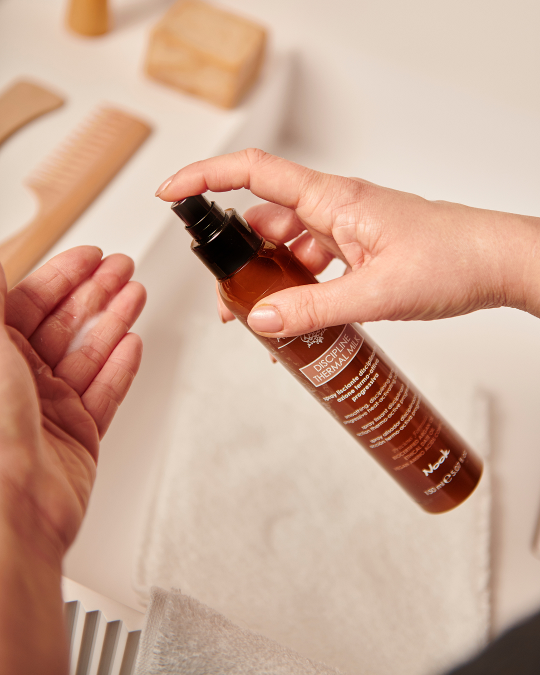 Nook Magic Arganoil DISCIPLINE plaukus suvaldantis purškalas su karščio apsauga